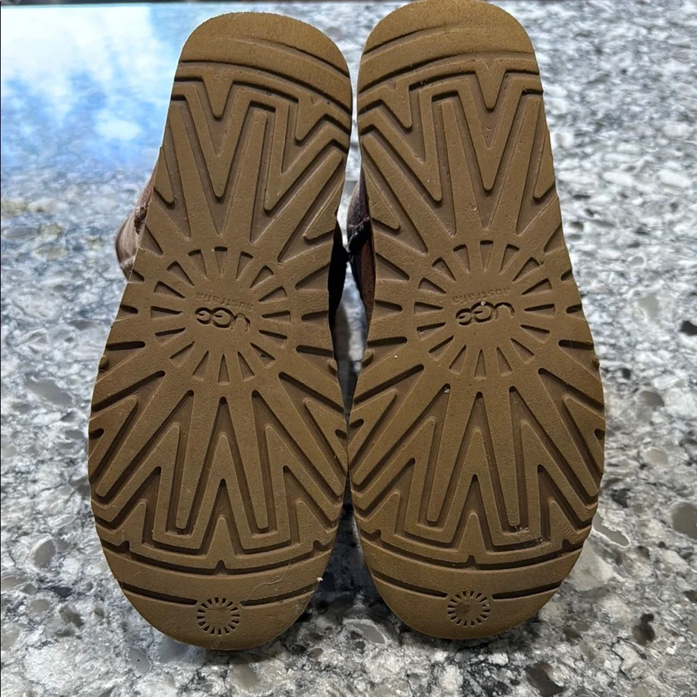 UGG Classic Tan Shearling Boots - Picture 13 of 16